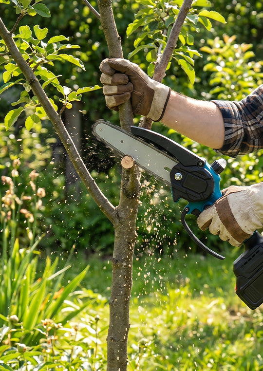 Bezprzewodowa mini piła 16 cm